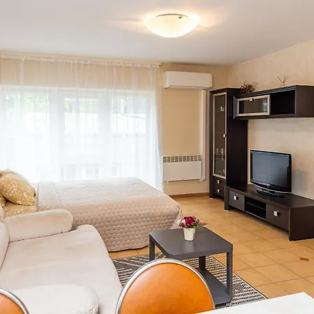 Апартаменты - 25 *