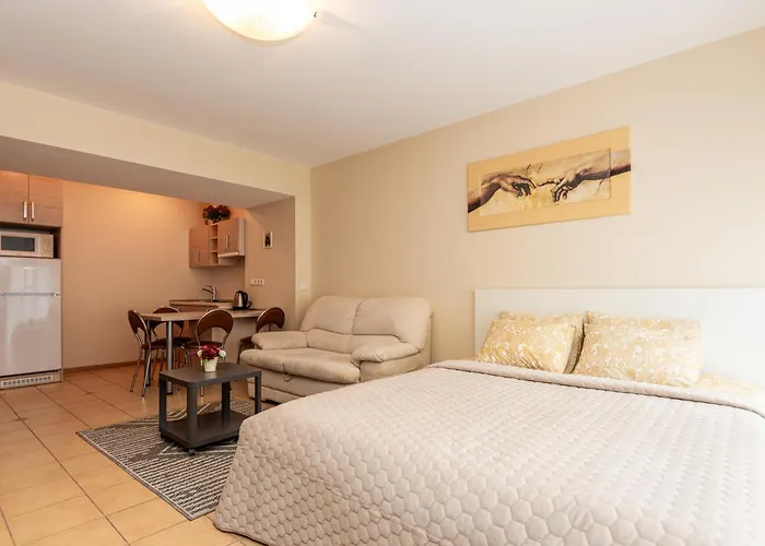 - 25 Апартаменти